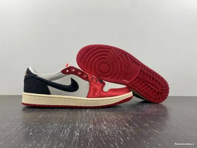 MaikeSneakers x Trophy FN0432-100 Air Away Jordan Room OG 1 Low 0421